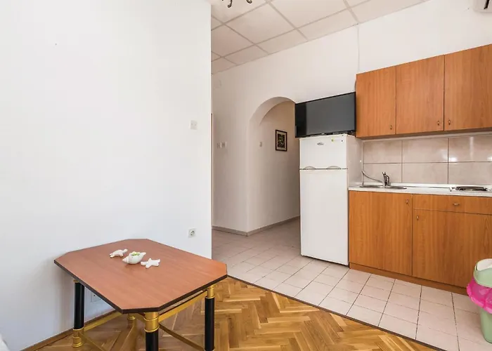 Apartment Beautiful In Dinjiska